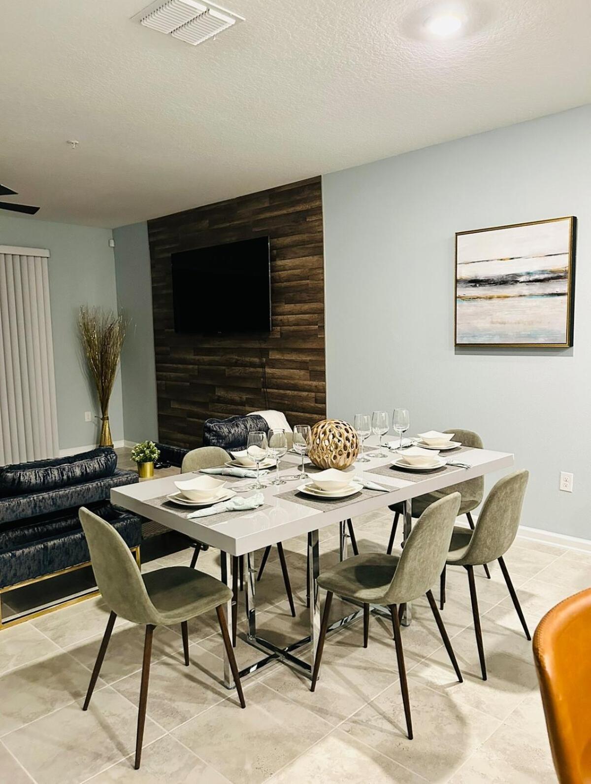 Luxury Champions Gate Condo, Resort-style Retreat Holiday home *